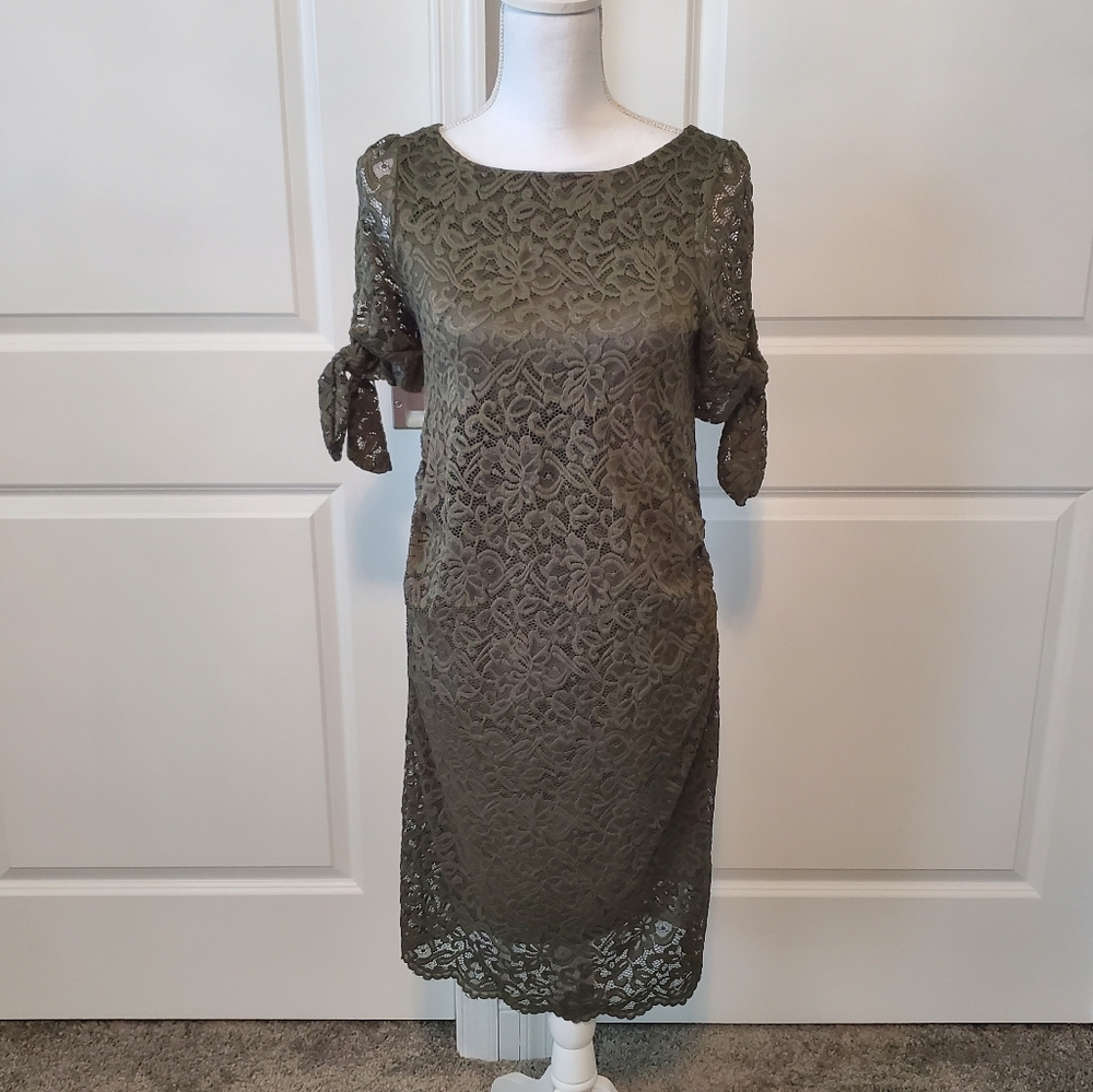 NWT>> Lace Maternity Dress